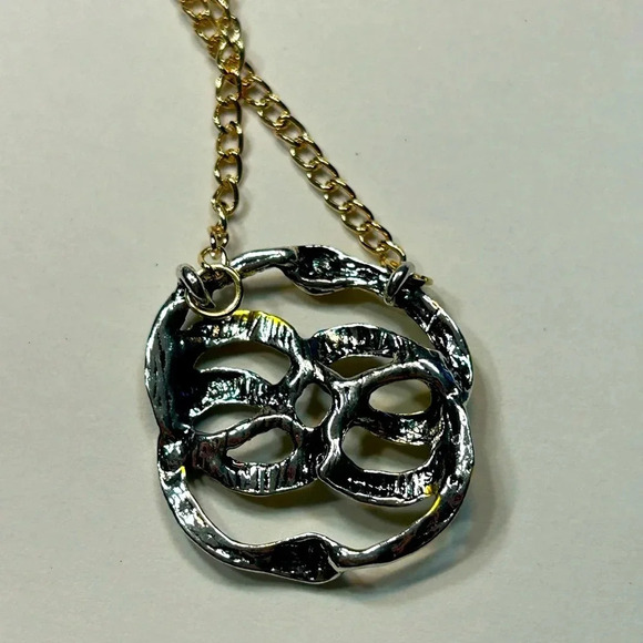 The Neverending  Story - Auryn Pendant 🐍 - Picture 3 of 7